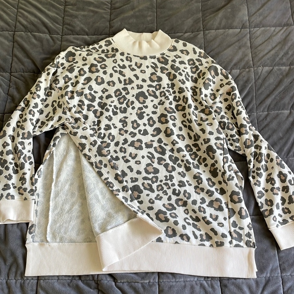 American Eagle Sweater, cheetah print, size small